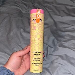 Amika velveteen dream conditioner